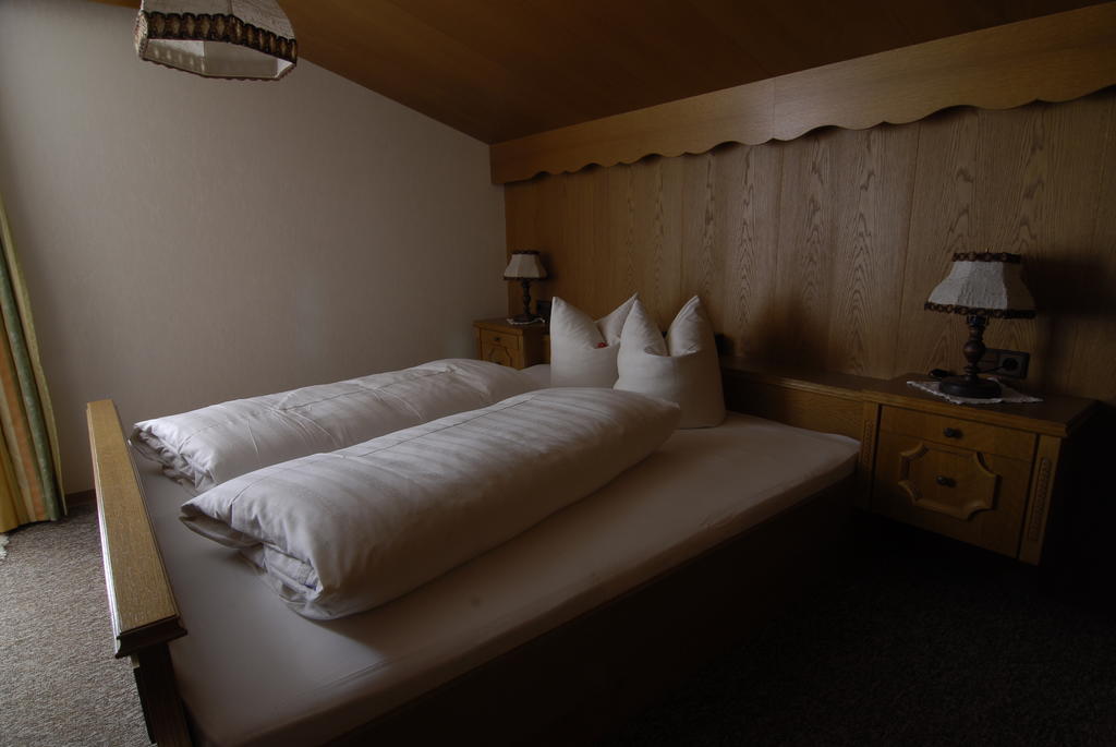 Gaestehaus Troppmair Finkenberg Rum bild